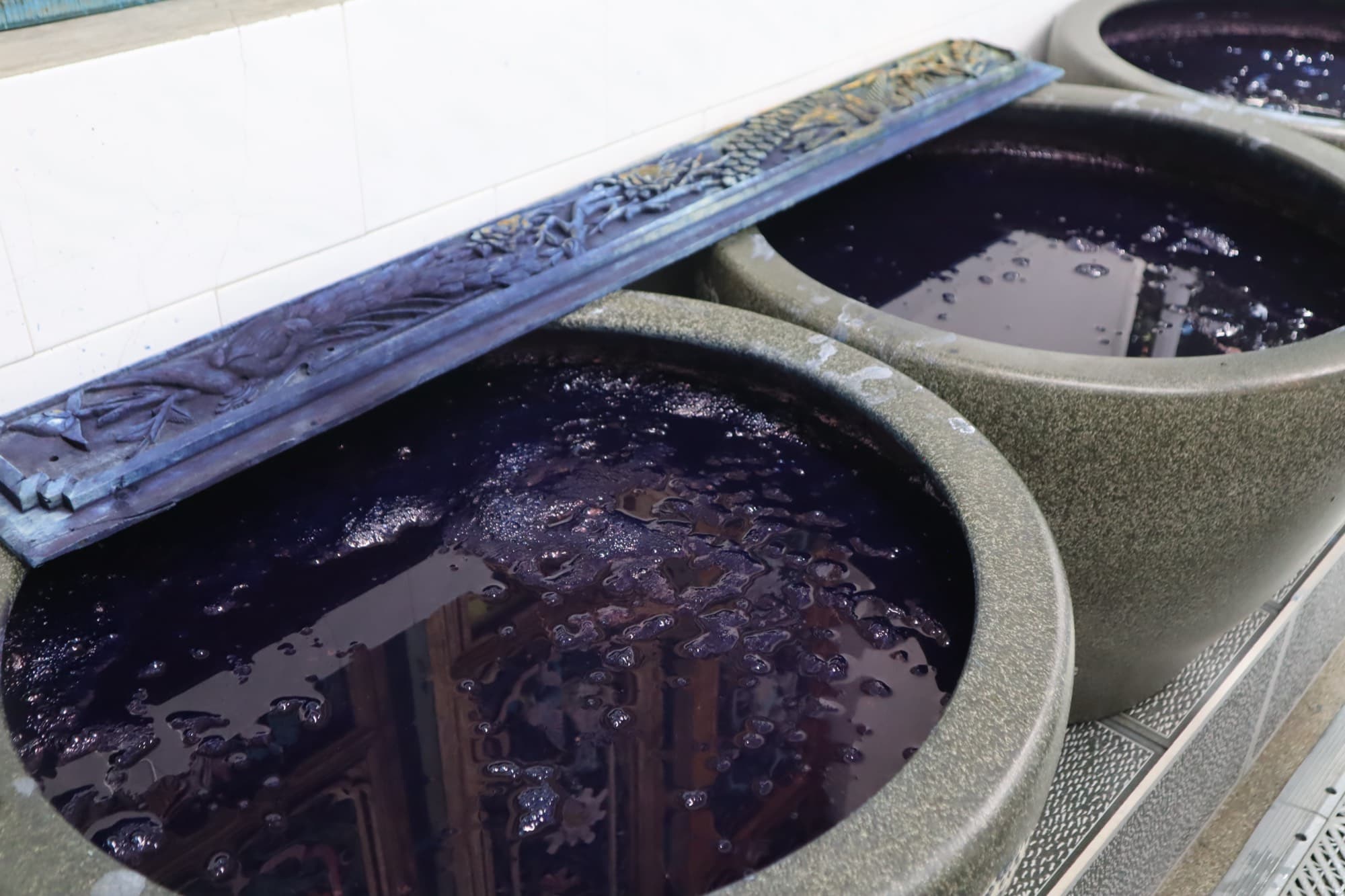 Stone indigo vats in the Zhoucheng dye house